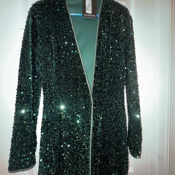 PrettyLittleThing Dresses & Skirts - PrettyLittleThing Green Sequin dress